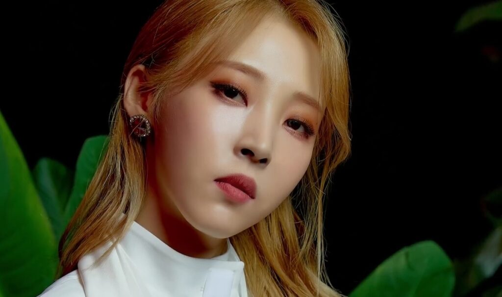 Moonbyul's solo portrait