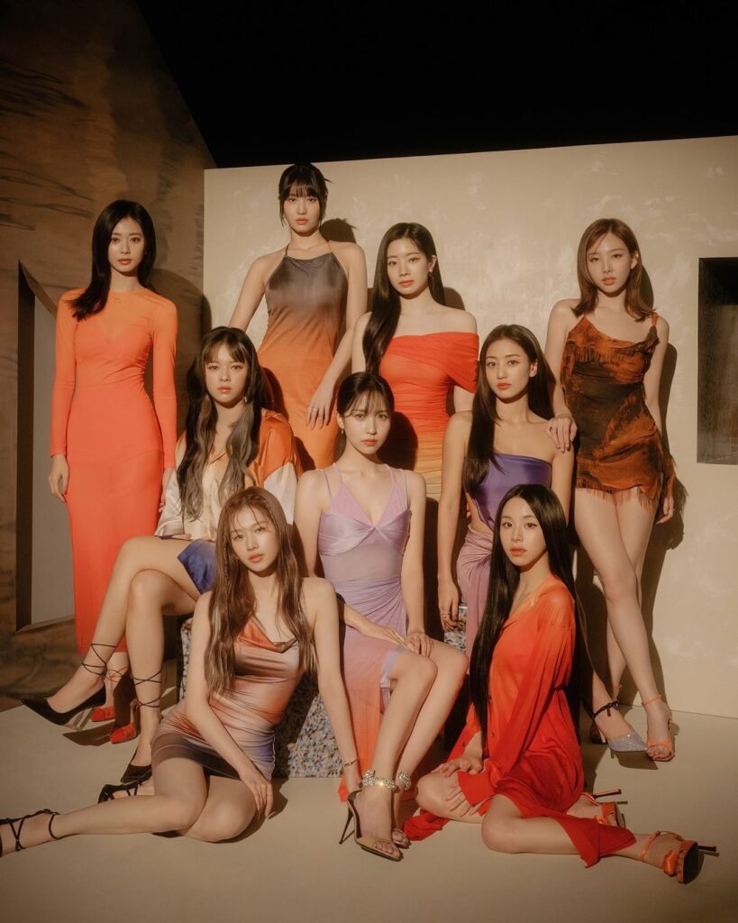 Twice group pic