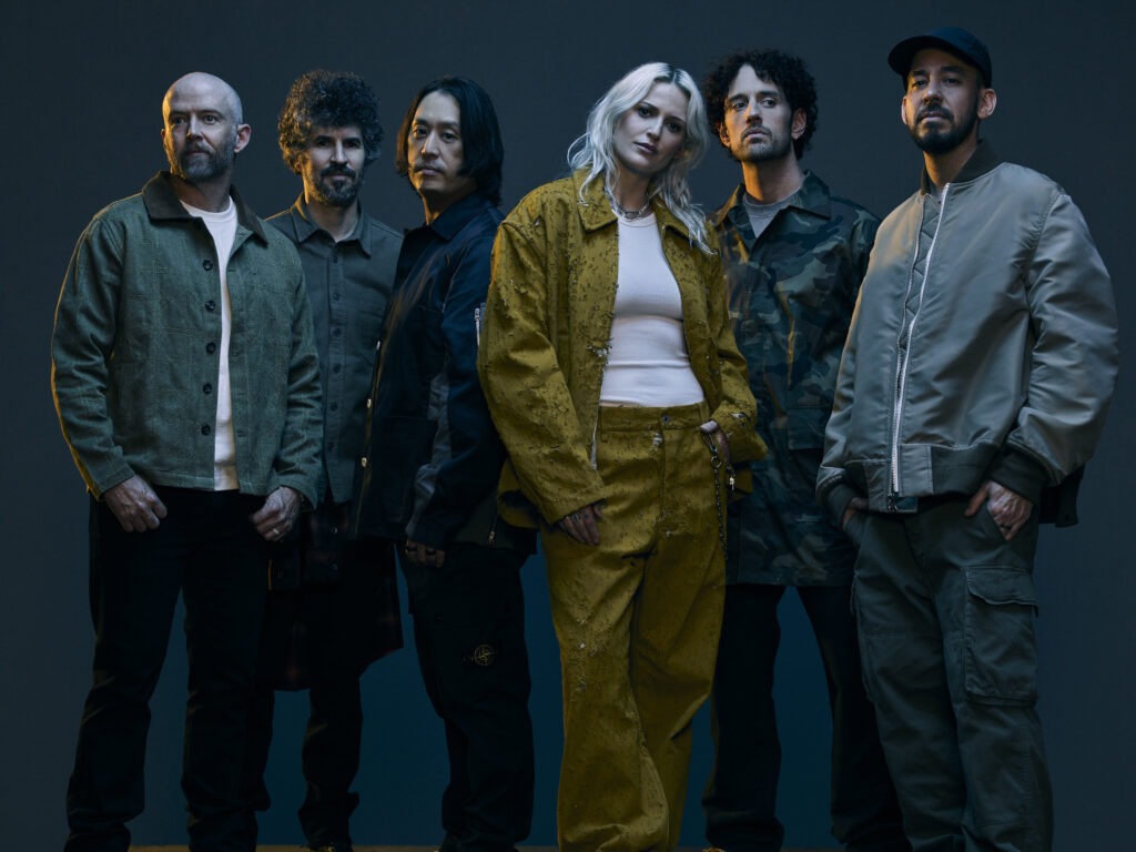 Linkin-Park-with-their-new-vocalist