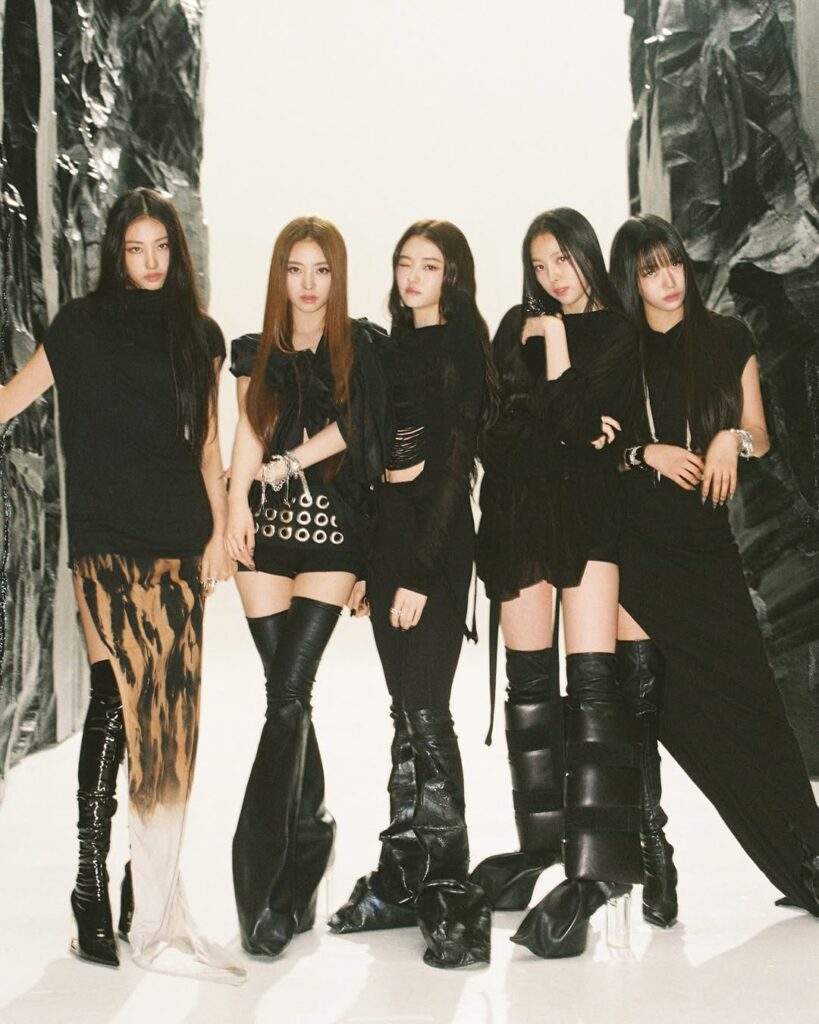 meovv my eyes open vvide group photo