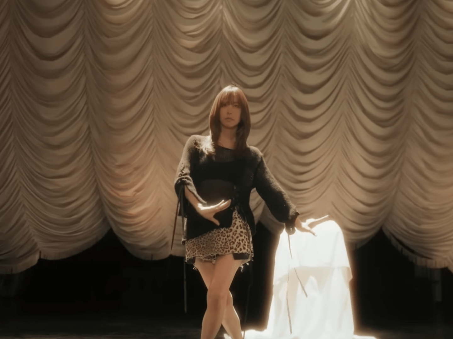 enigma black stage feature