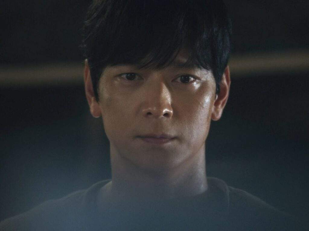 Sanho watches Munju's speech