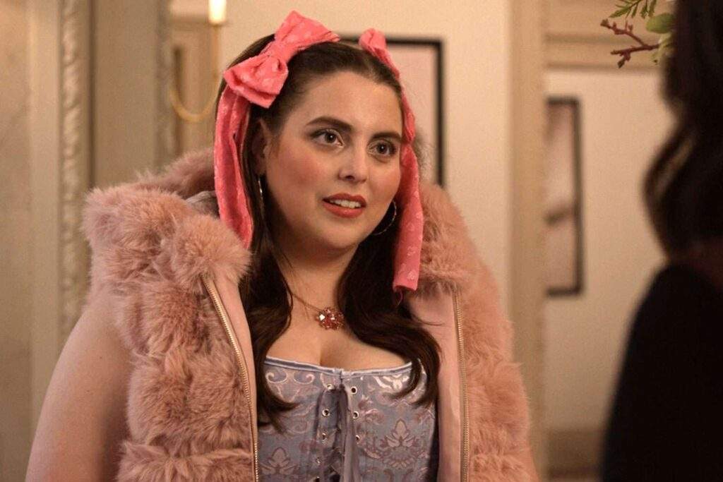 Althea talks to Mabel at the Arconia lobby