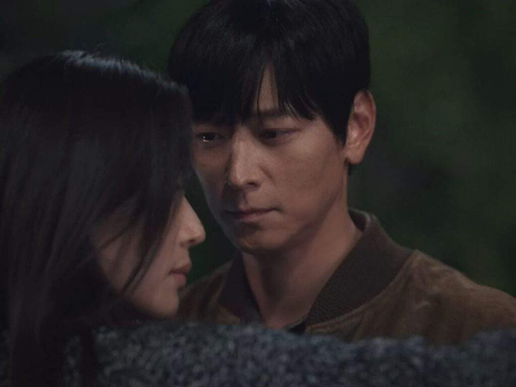 Tempest episode 5 Sanho teaches Munju to use a gun