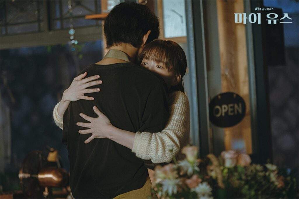 Chun Woo-hee Song Joong-ki embrace My Youth episode 3