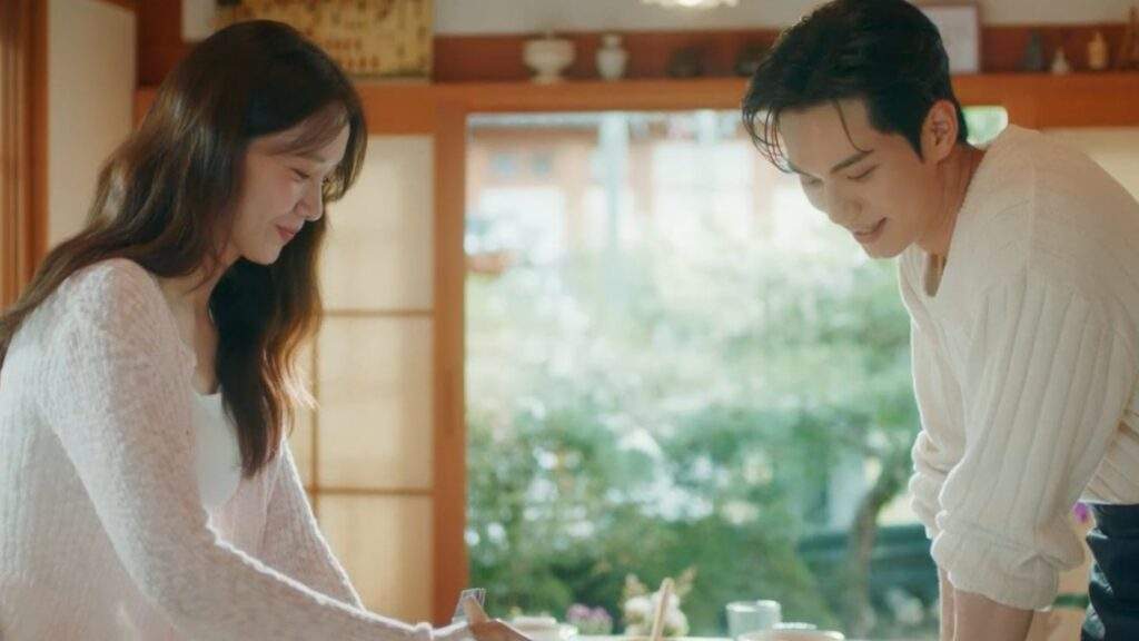 Ji-Yeong and Lee Heon in the modern world in Bon Appetit Your Majesty Episode 12