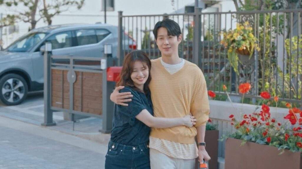 Yoo Meri and Kim Woo-Ju holding each other in Episode 4 of Would You Marry Me