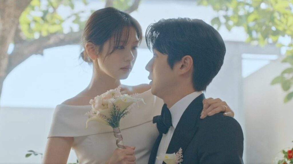 Yoo Meri and Kim Woo-Ju looking at each other in Would You Marry Me Episode 4