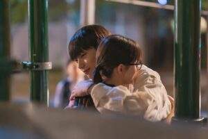 Spirit Fingers episode 8 Uyeon and Gijeong hug