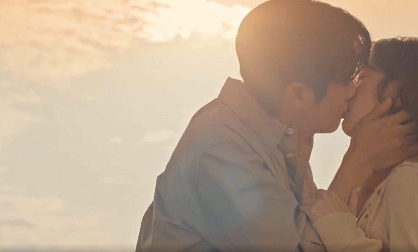 Meri and Woo-Ju kisses each other in Would You Marry Me episode 7