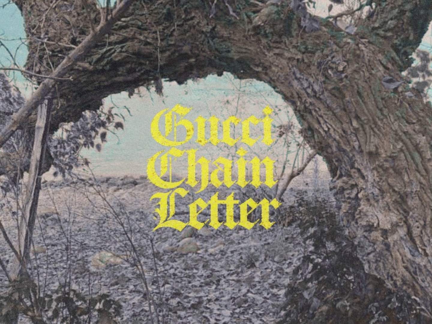 Gucci Chain Letter