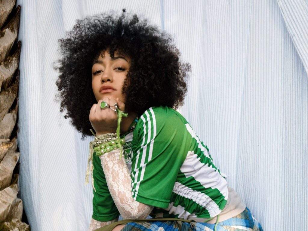 Jenevieve - The Crysalis Tour