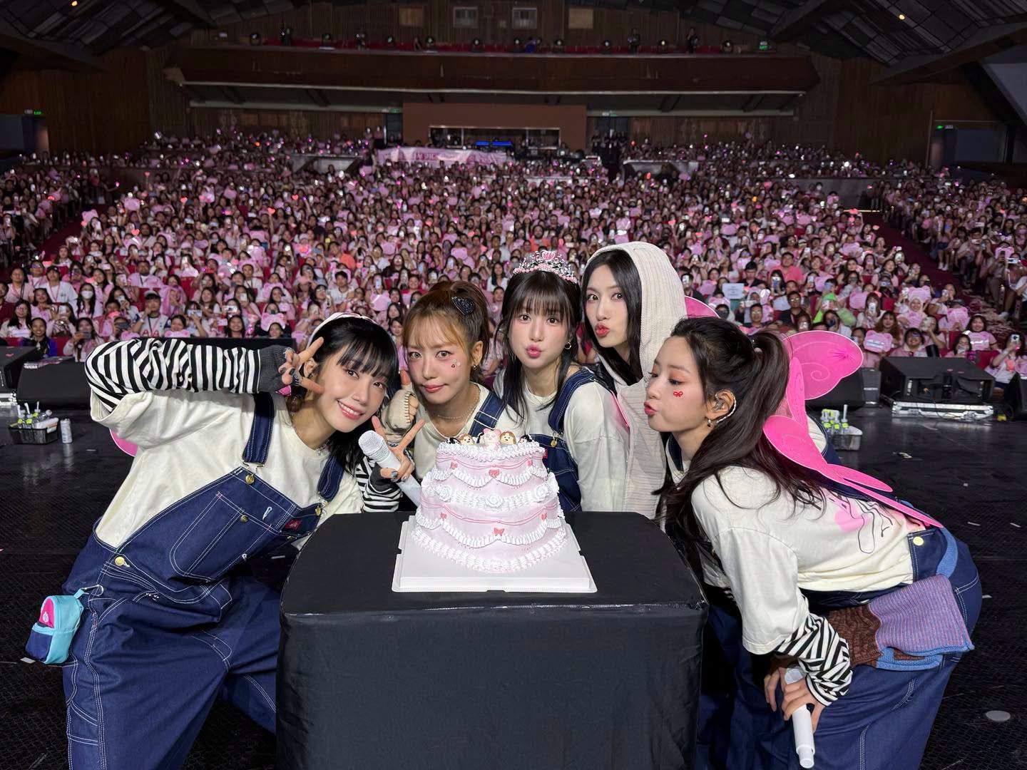 apink the origin fan meeting in manila