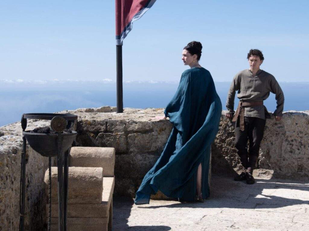 Anne Hathaway and Tom Holland