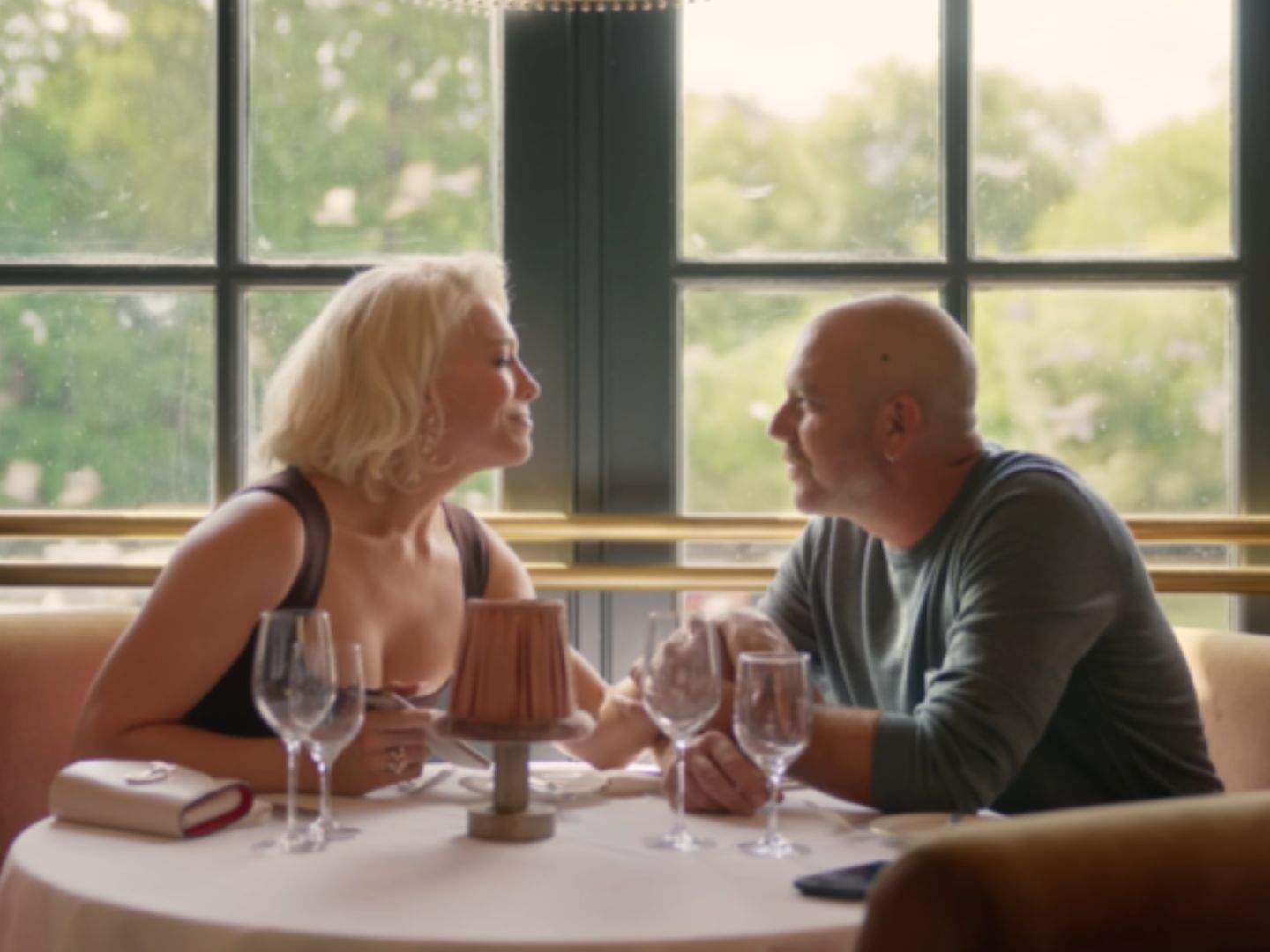 Ted Lasso season 4 episode 3 ends with Rebecca (Hannah Waddingham) going on a fancy lunch date with her boyfriend Matthijs (Matteo van der Grijn), with the former about to kiss the latter.