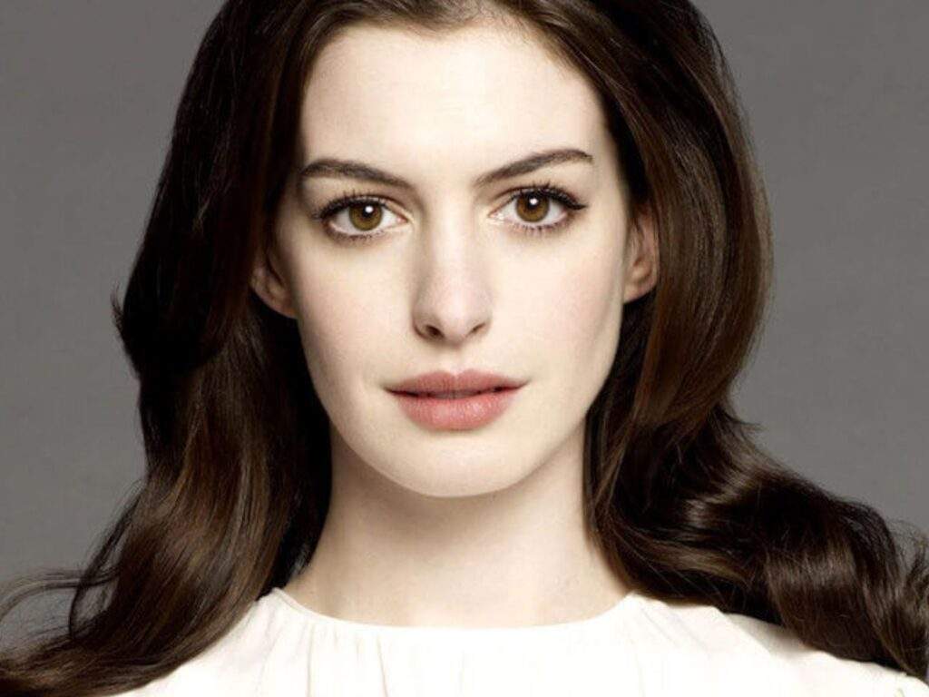 Anne hathaway